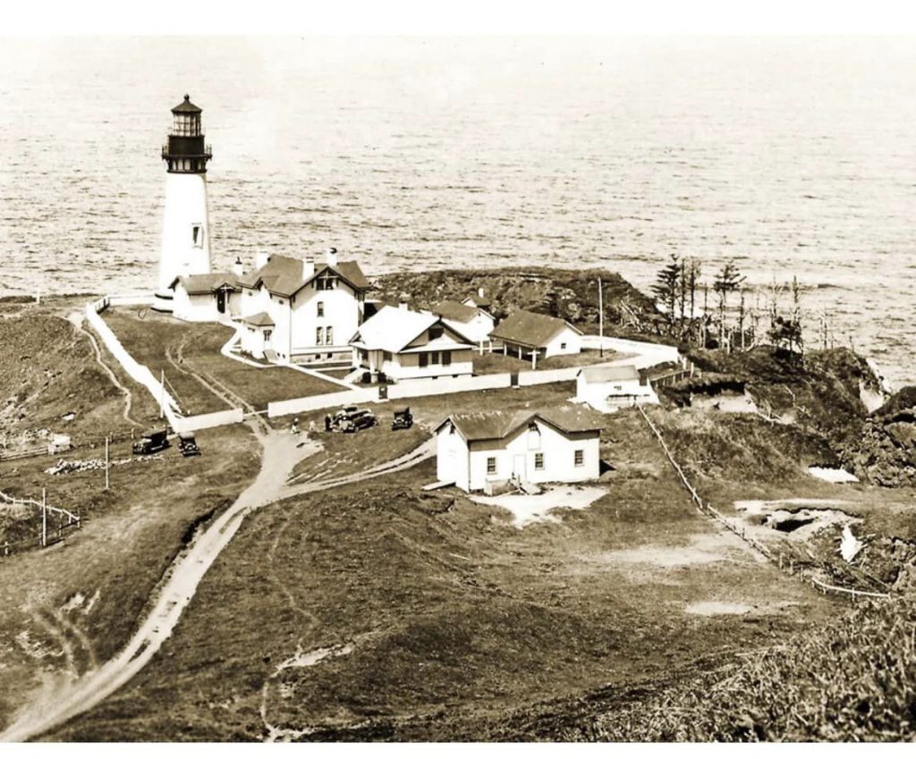 Yaquina Head (Cape Foulweather) Lighthouse back in the day